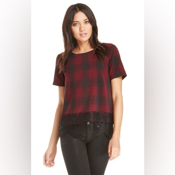 B005. Womenās Torrid CROSS BACK DRAPE LACE TOP black lace bottom 1 - Picture 4 of 5